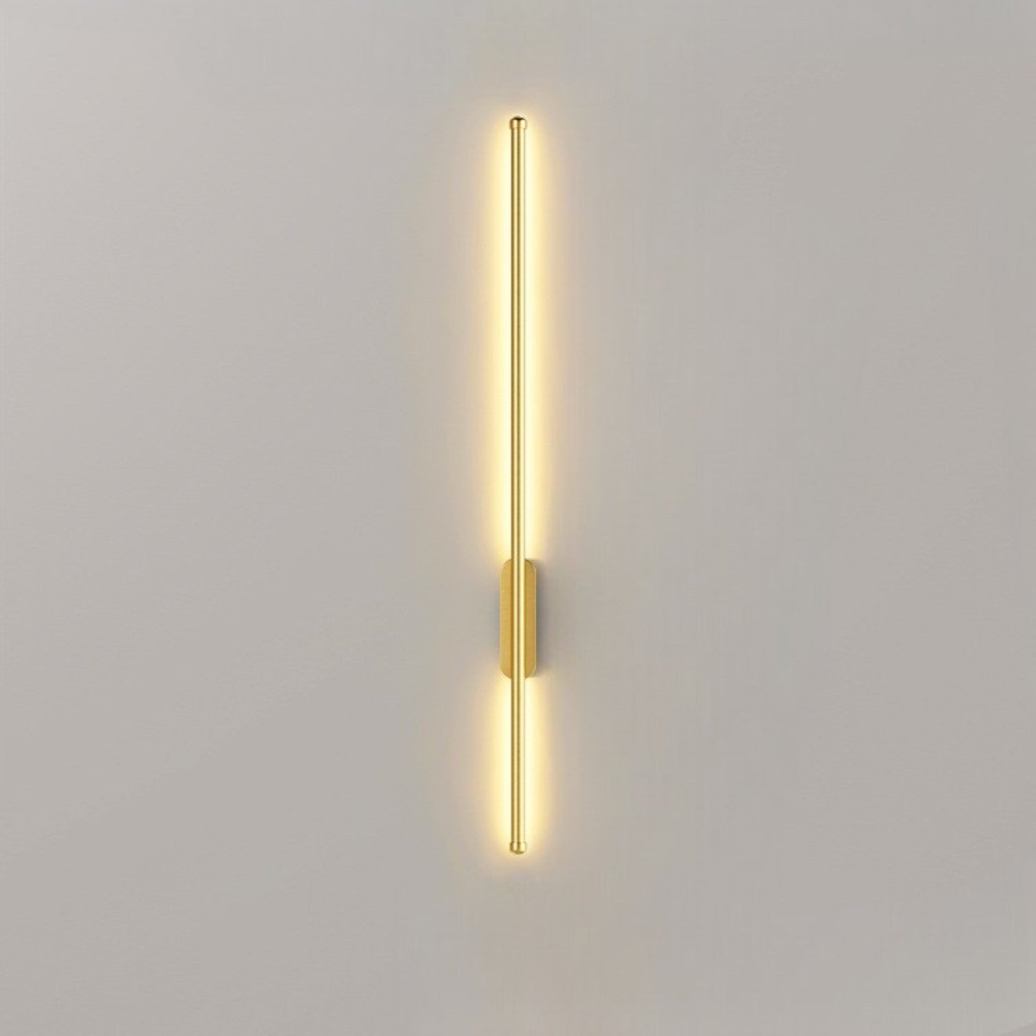 Linear wall light