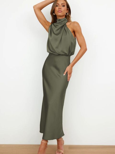 Robe cocktail élégante Aili en vert armée pour une allure chic et moderne tra