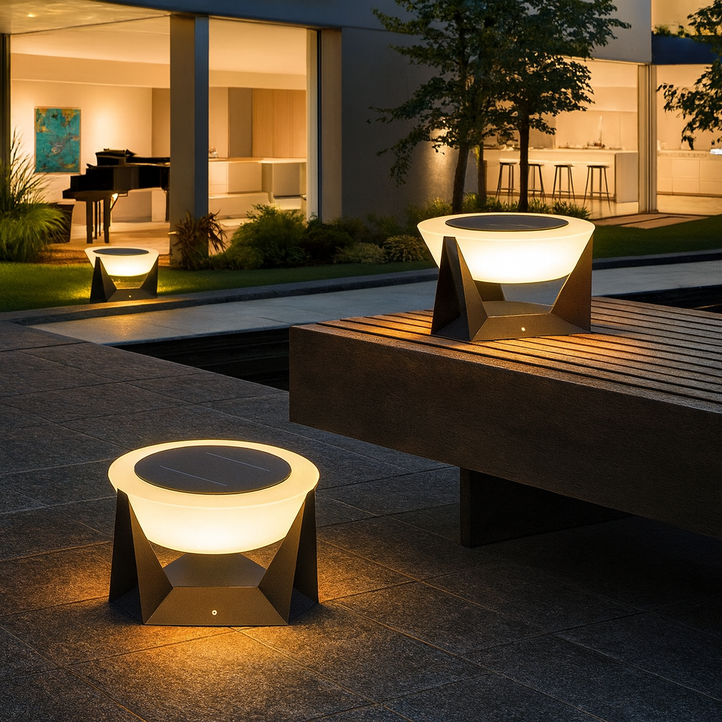 Solar patio lamp