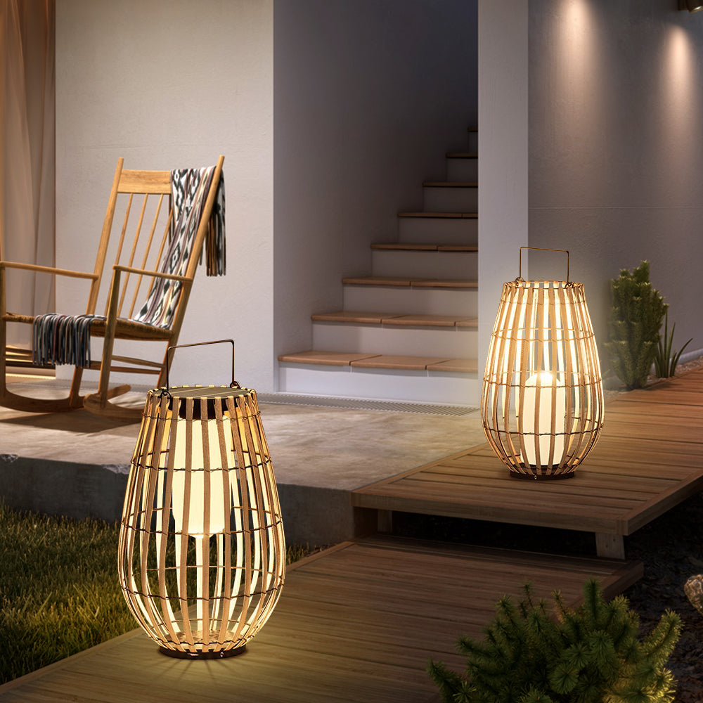 Solar patio lamp