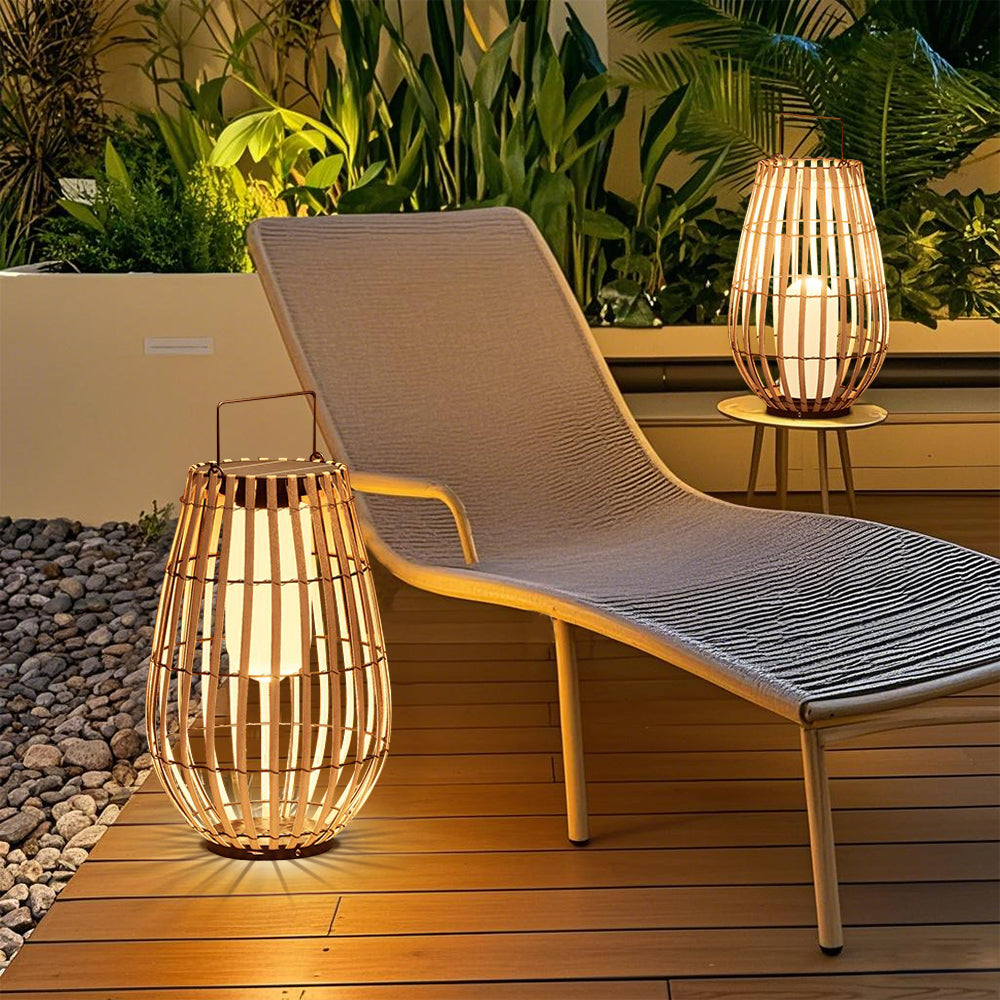Solar patio lamp