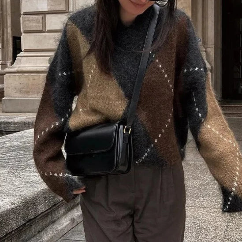 Pull doux Femka en taille XS avec motifs géométriques et tricot traditionnel dog