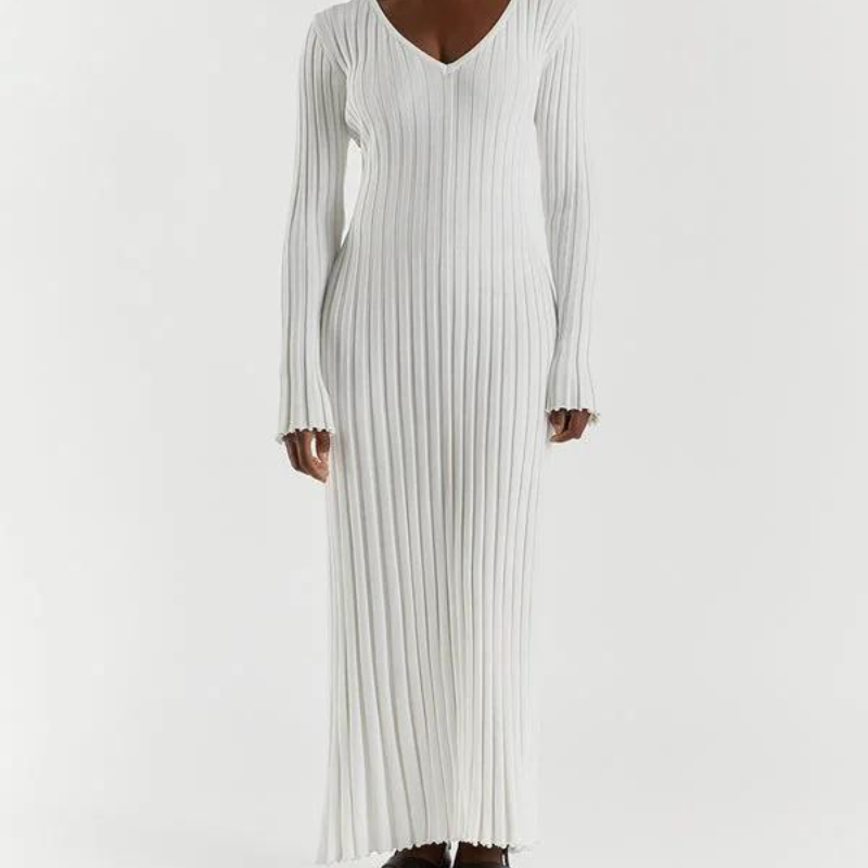 Robe en tricot à col V Blanc - Maille côtelée et ajustable à la taille pour un style chic et confortable