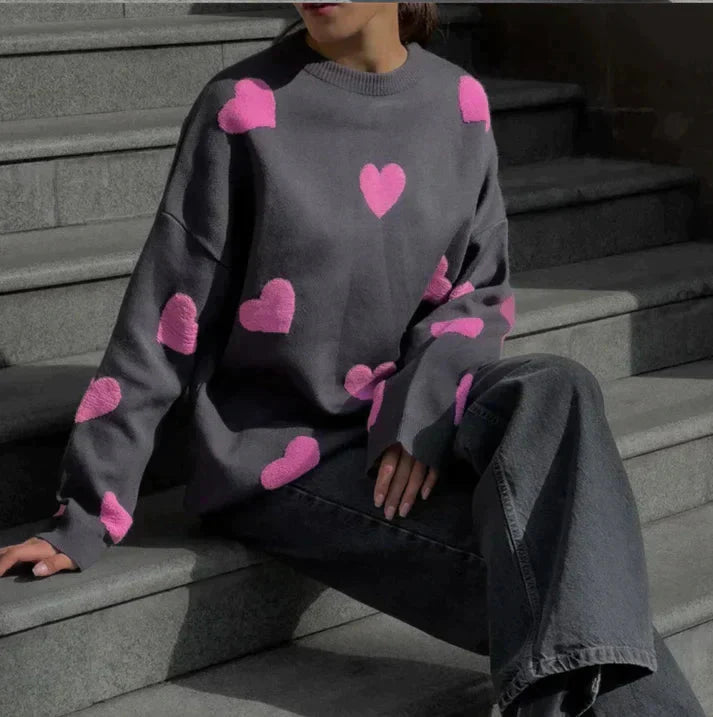 Pull coeurs en tricot doux gris pour un style chic et intemporel dog travel bottl