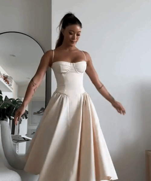 Robe Sans Manches avec Ajustement Corset - Silhouette Sophistiquée et Élégance Féminine