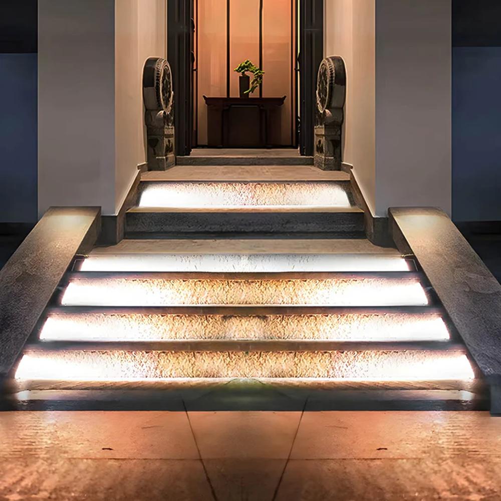 Solar lamps for outdoor stairs