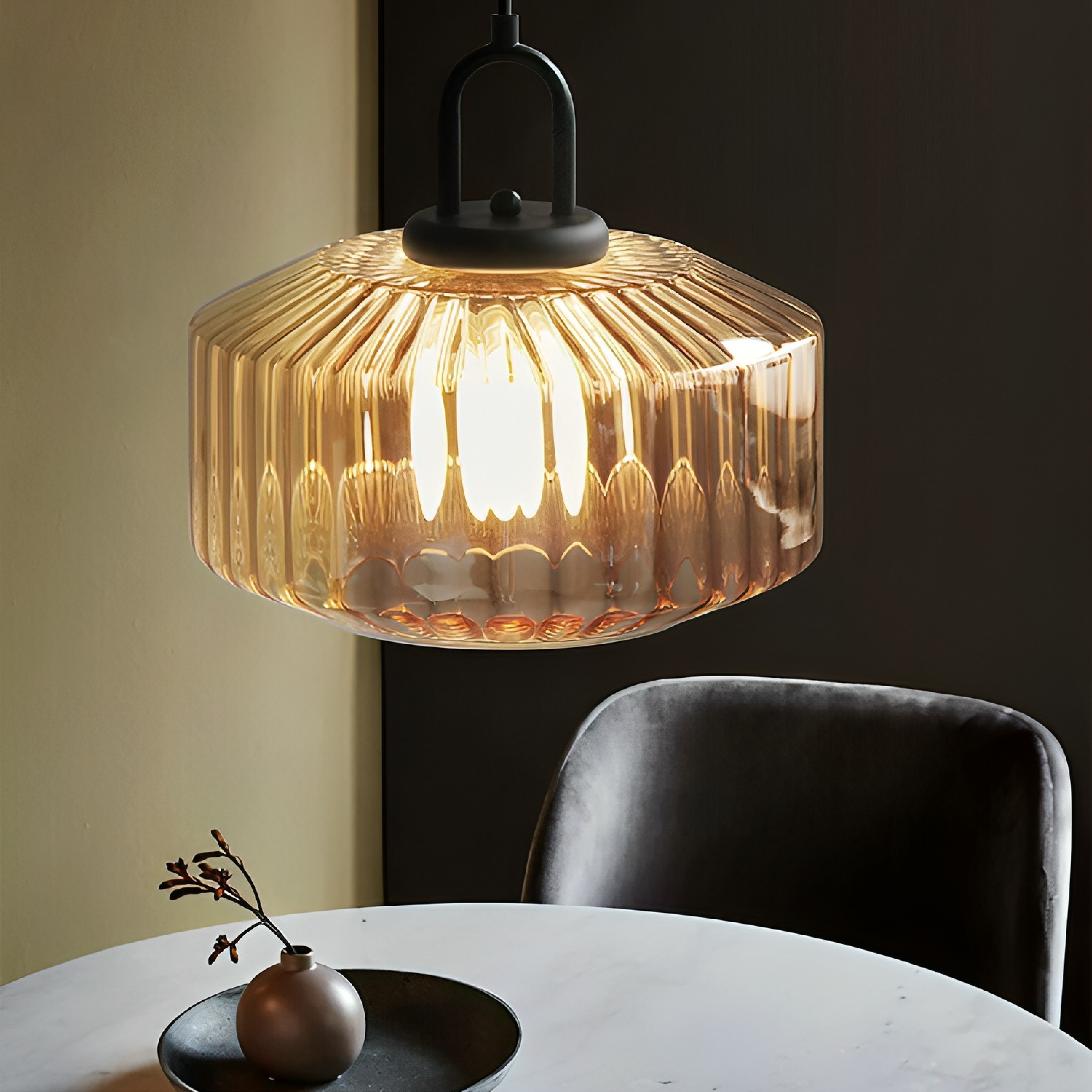 Colored glass pendant lamp
