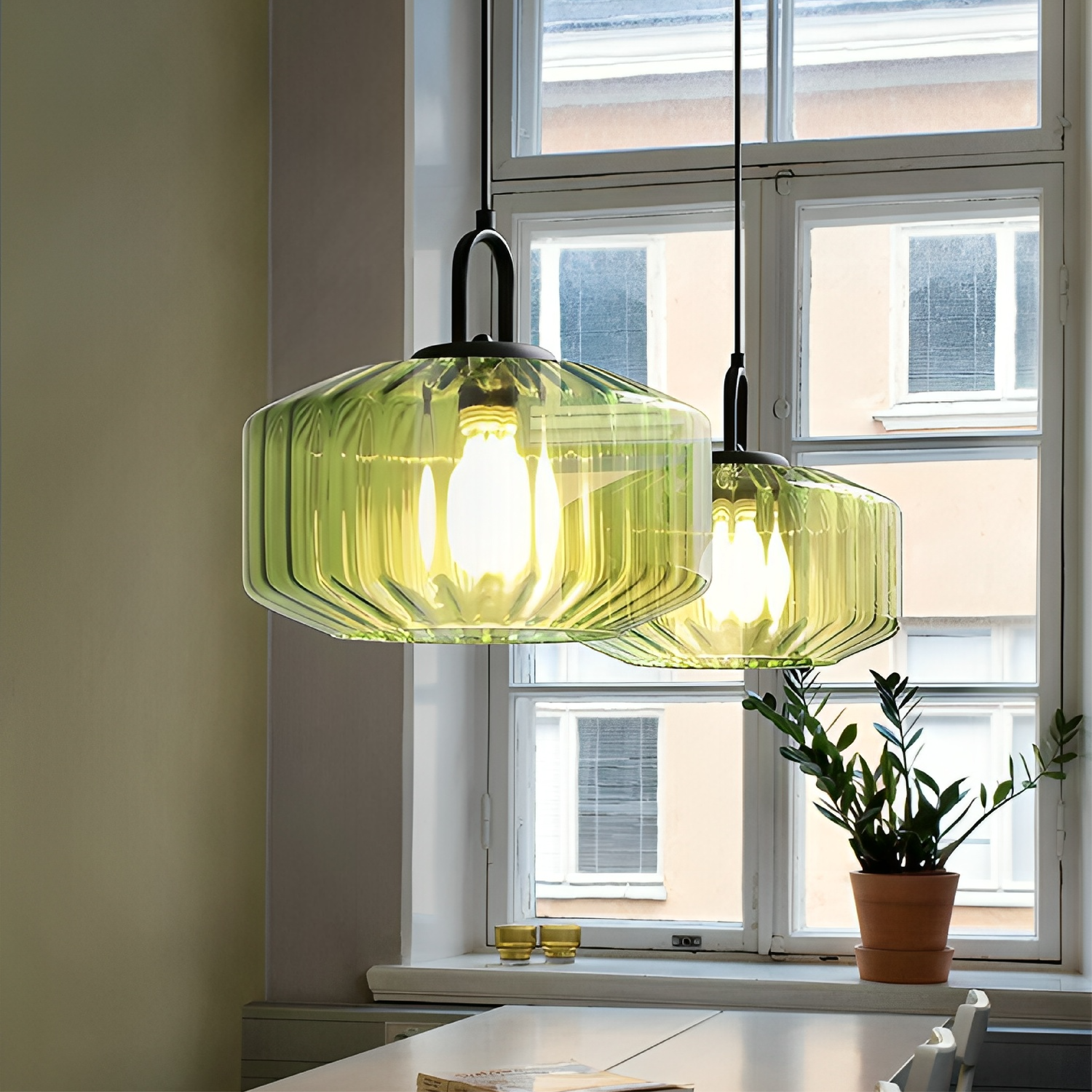Colored glass pendant lamp