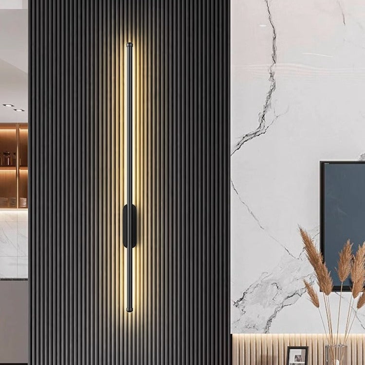 Linear wall light